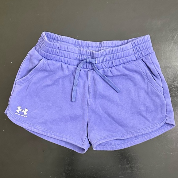 Under Armour Girls Youth Large lot, includes hoodie, purple pants and shorts - Picture 3 of 4